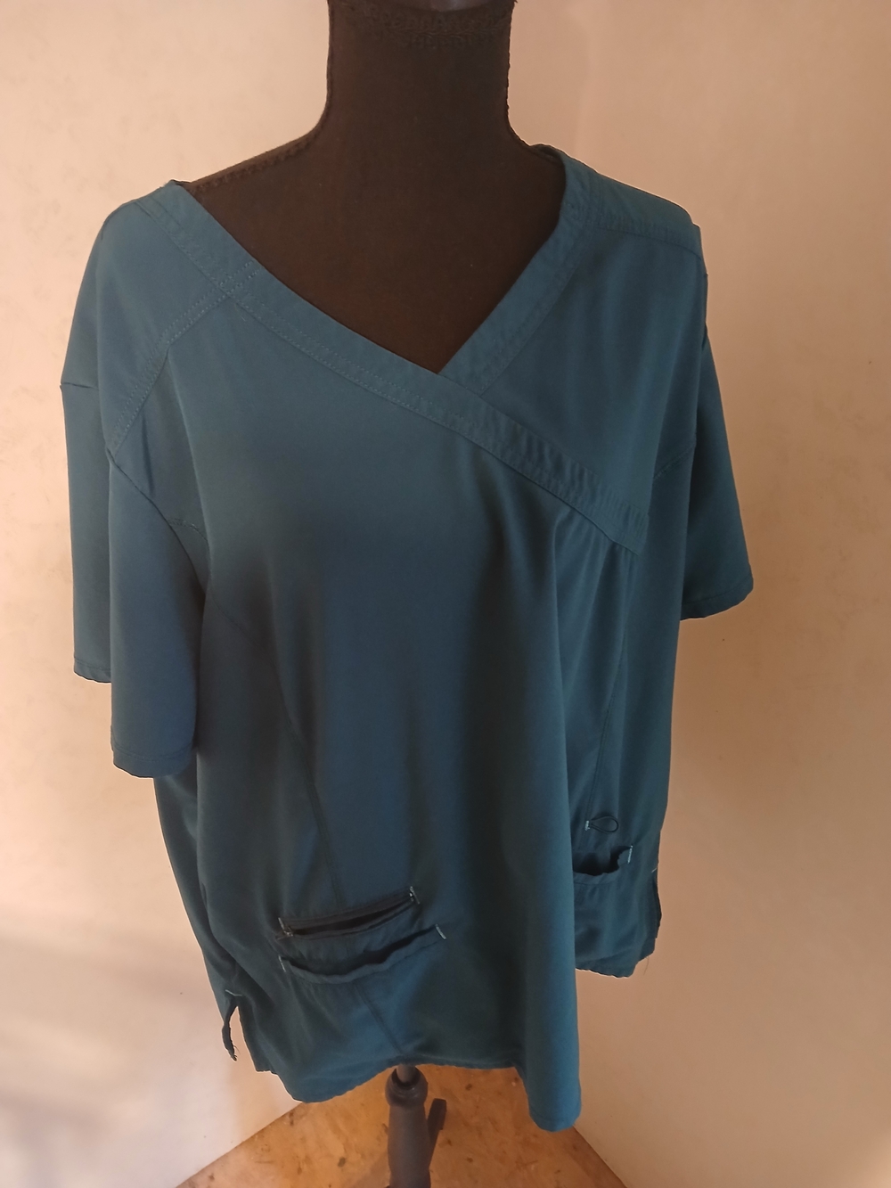 Women's Teal V‑Neck Tunic Top with Front Pockets